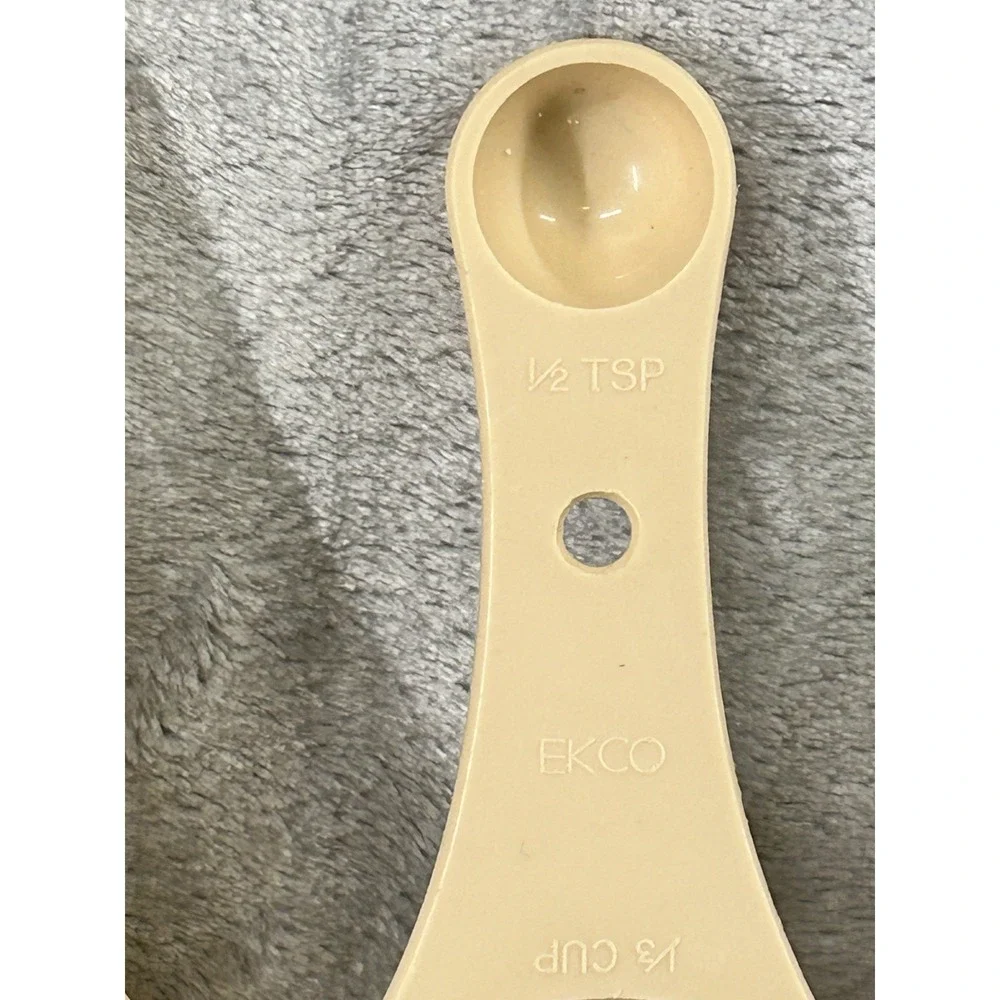 Vintage EKCO Tan Beige Nesting Measuring Cup Scoop Spoon Set 4pc USA 1970s Retro